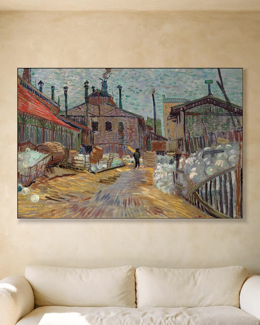 De fabriek in een aluminium frame aan dezelfde muur