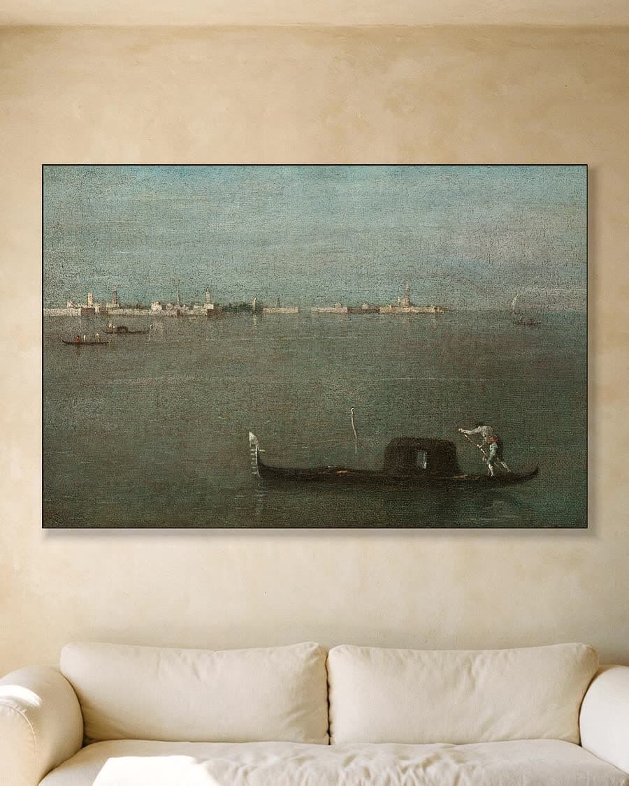 Gondels in de Venetiaanse lagune in een aluminium frame aan dezelfde muur