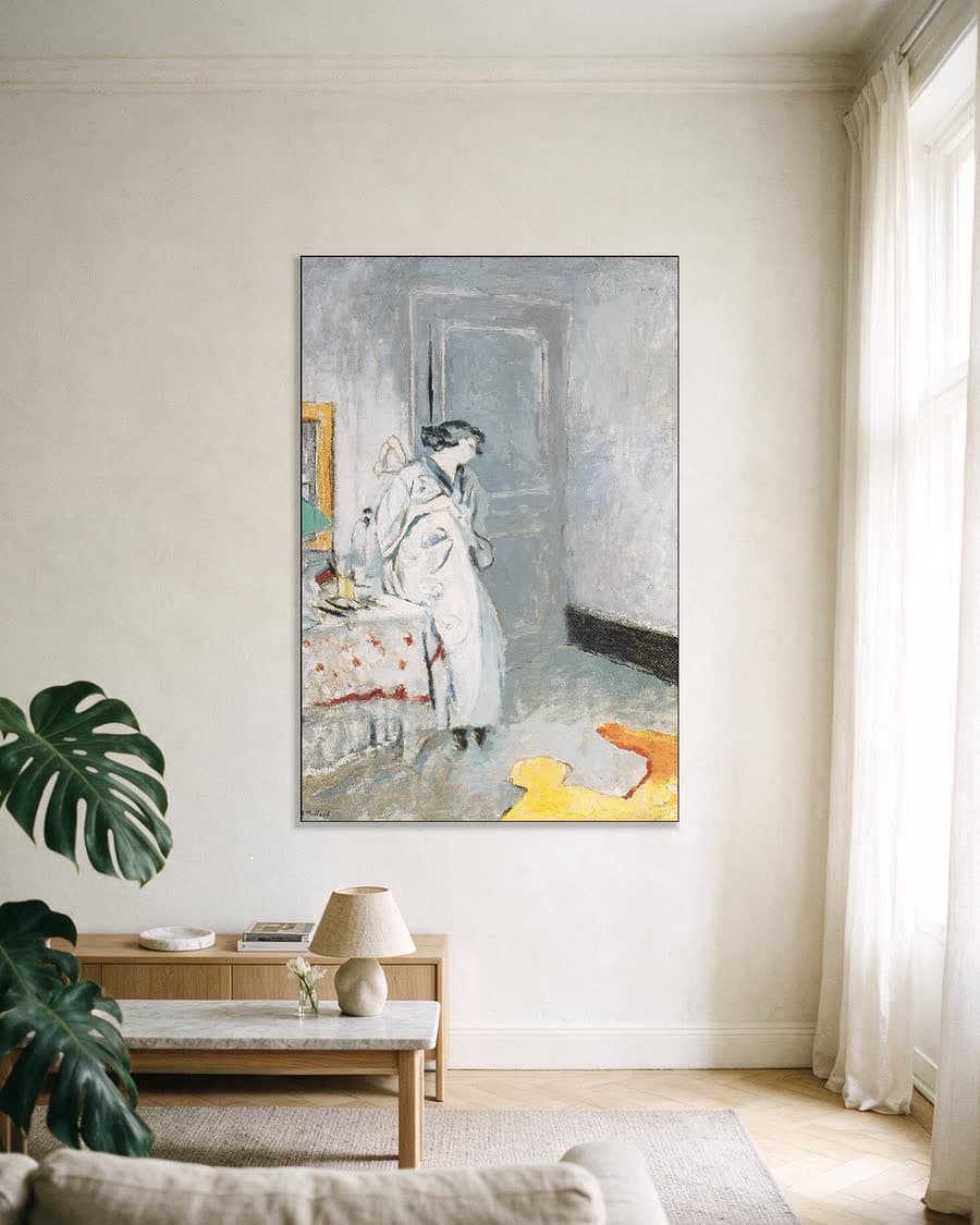 De blauwe kamer in een aluminium frame aan dezelfde muur