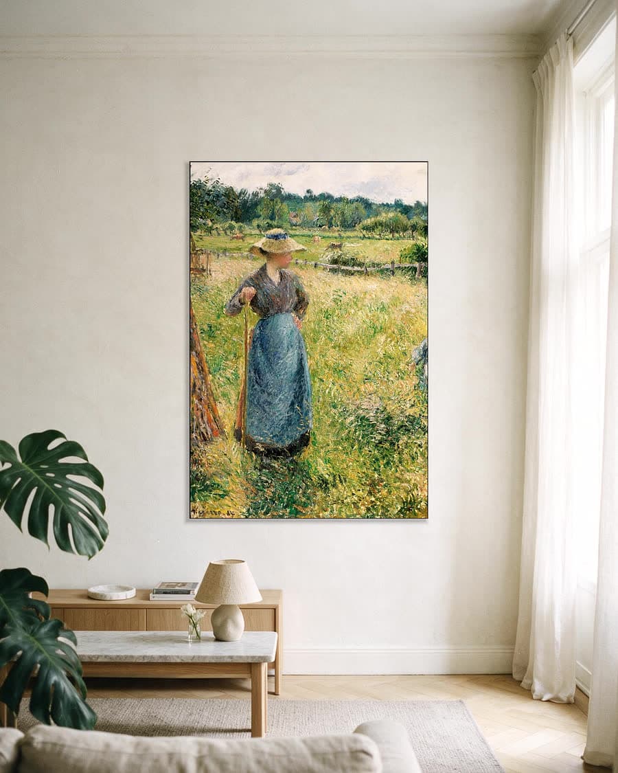 De hooier in een aluminium frame aan dezelfde muur