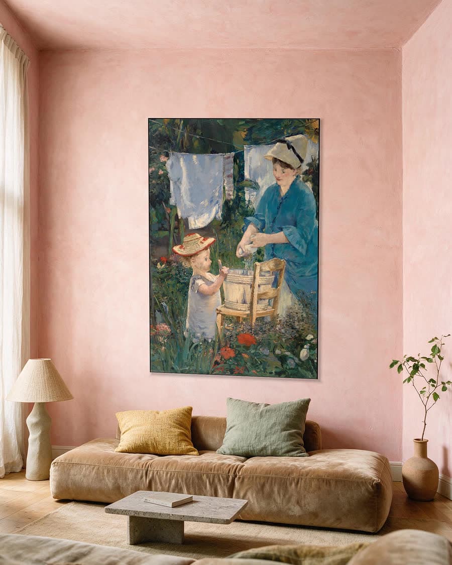 De was in een aluminium frame aan dezelfde muur