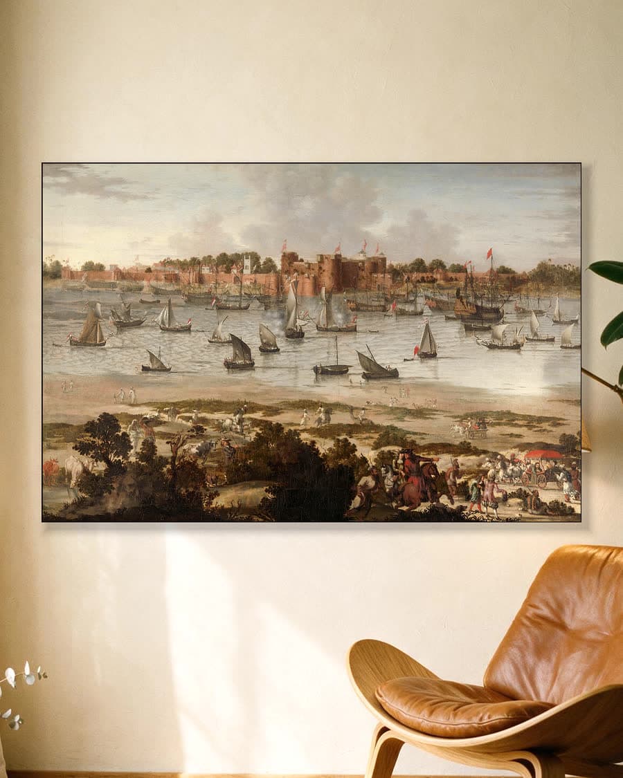 Gezicht op de haven van Surat, Gujarat in een aluminium frame aan dezelfde muur