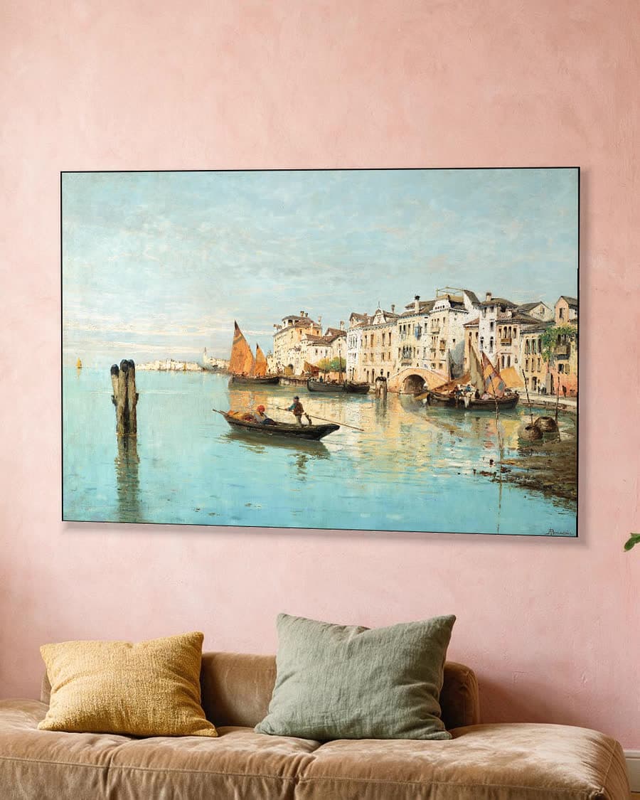 Zonnige dag aan de Venetiaanse gracht in een aluminium frame aan dezelfde muur