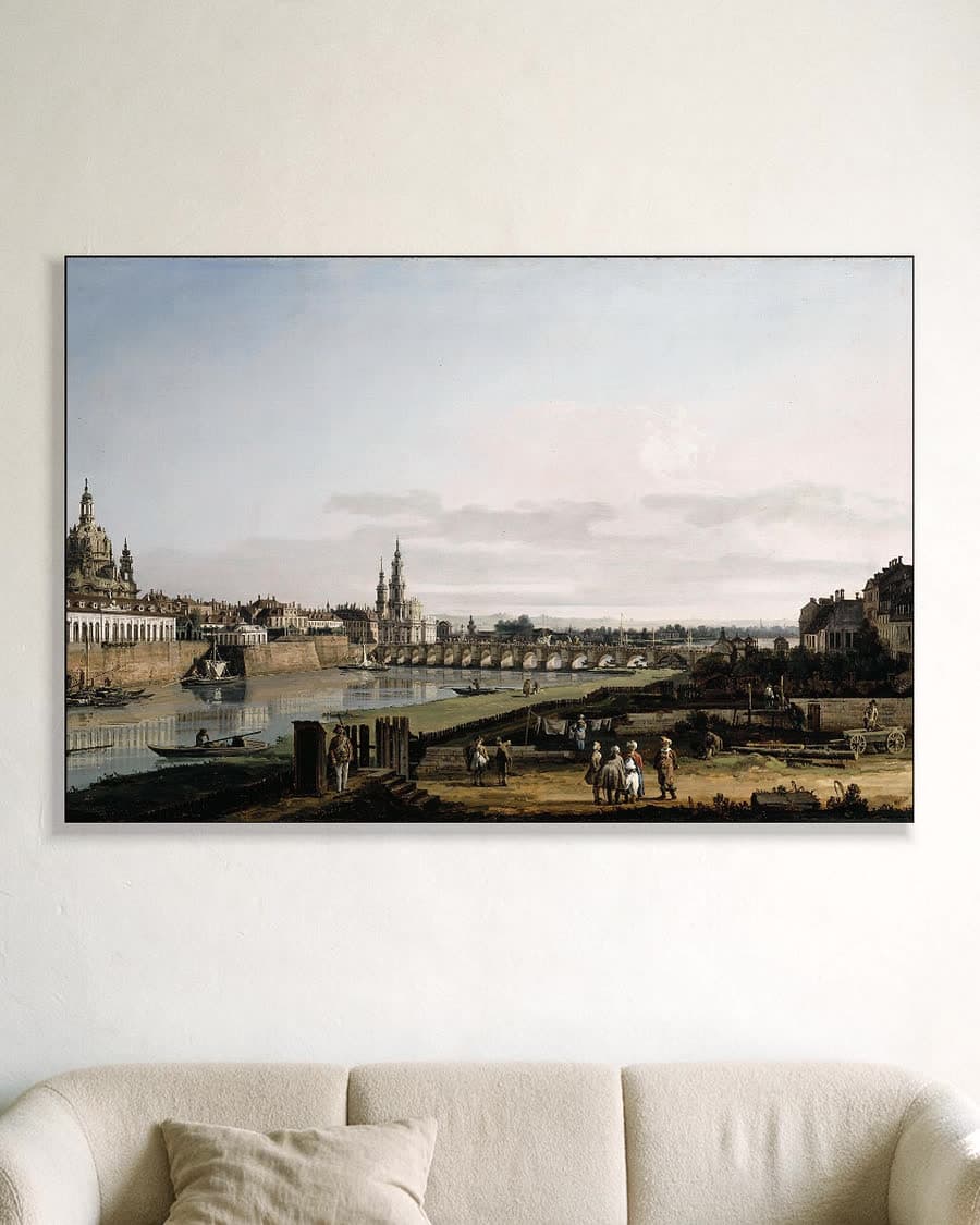 Dresden vanaf de rechter Elbeoever met de Augustusbrug in een aluminium frame aan dezelfde muur