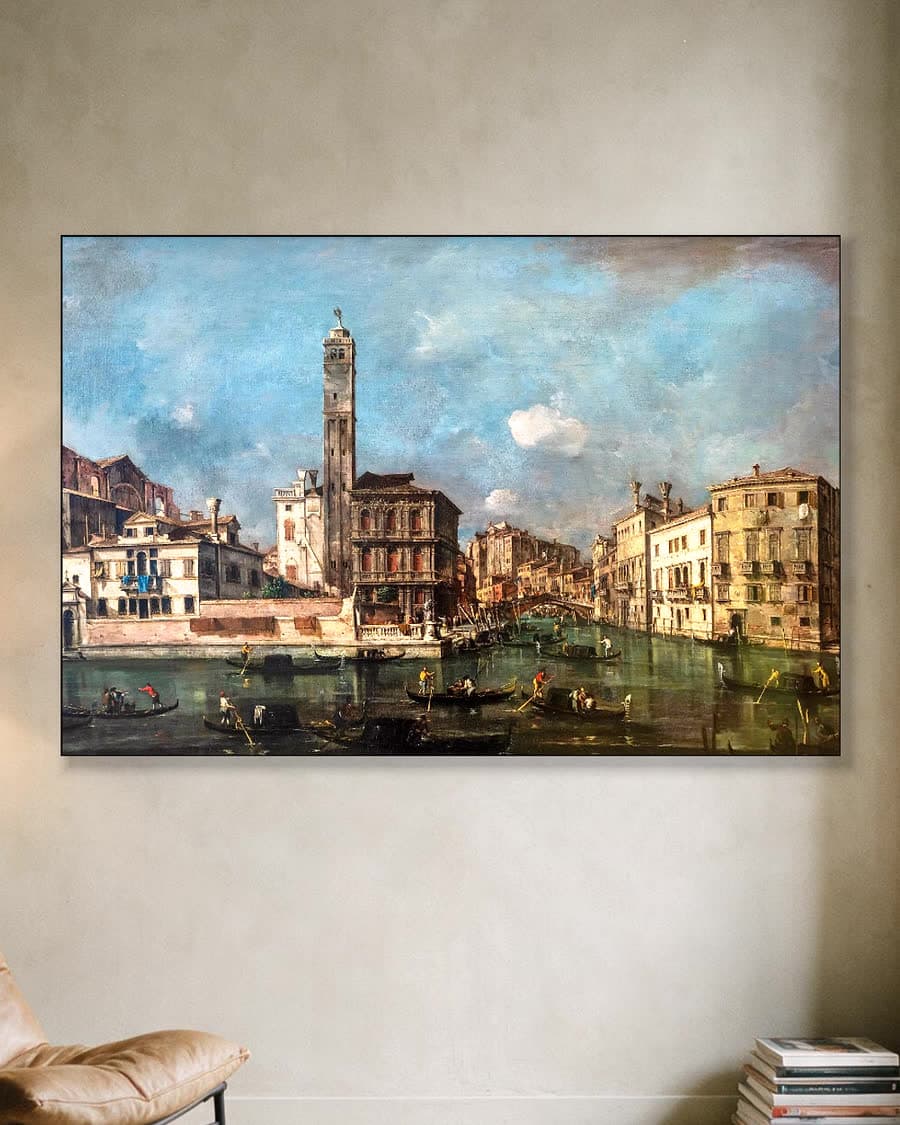 Gondels op de Venetiaanse gracht in een aluminium frame aan dezelfde muur