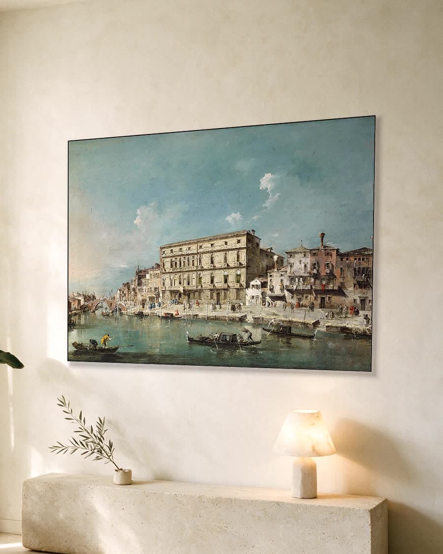 Gezicht op het Venetiaanse kanaal in een aluminium frame aan dezelfde muur
