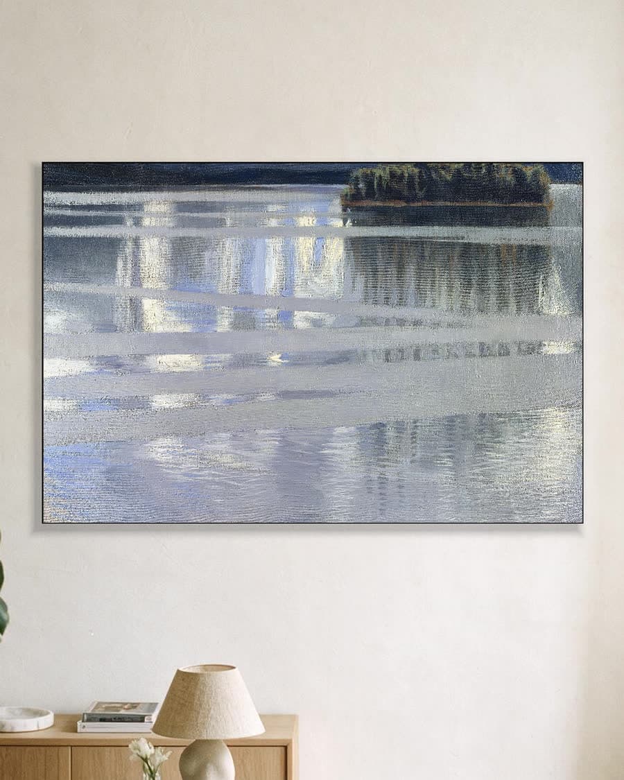 Het meer Keitele (1905) in een aluminium frame aan dezelfde muur