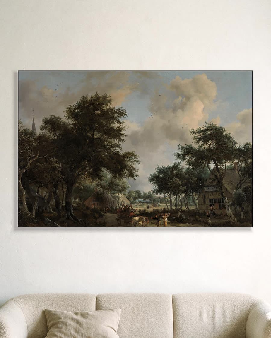 Bospad met een kar vol reizigers in een aluminium frame aan dezelfde muur