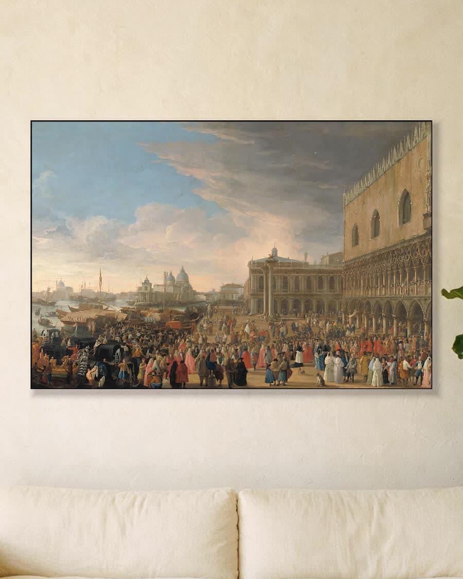 De intocht van de Franse ambassadeur in Venetië in 1706 in een aluminium frame aan dezelfde muur