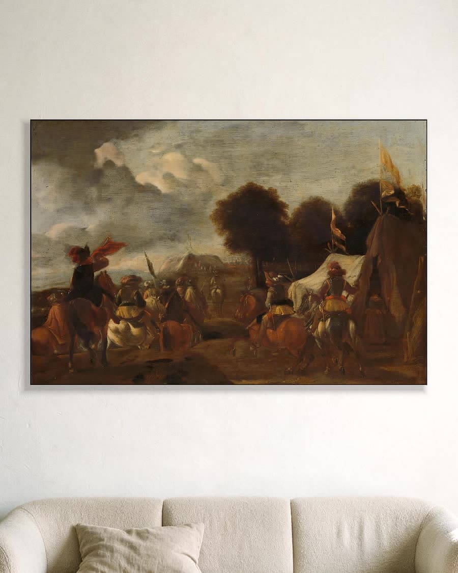 Een legerkamp in een aluminium frame aan dezelfde muur
