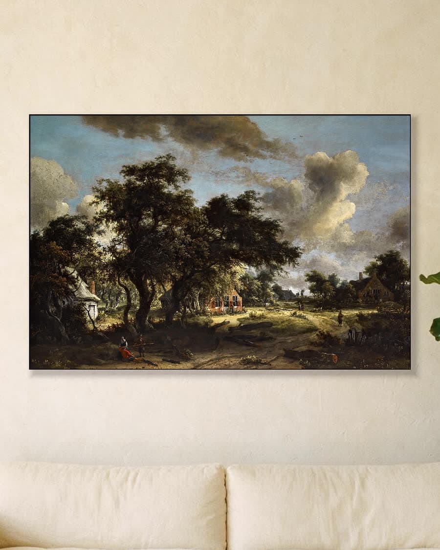 Dorp tussen de bomen in een aluminium frame aan dezelfde muur