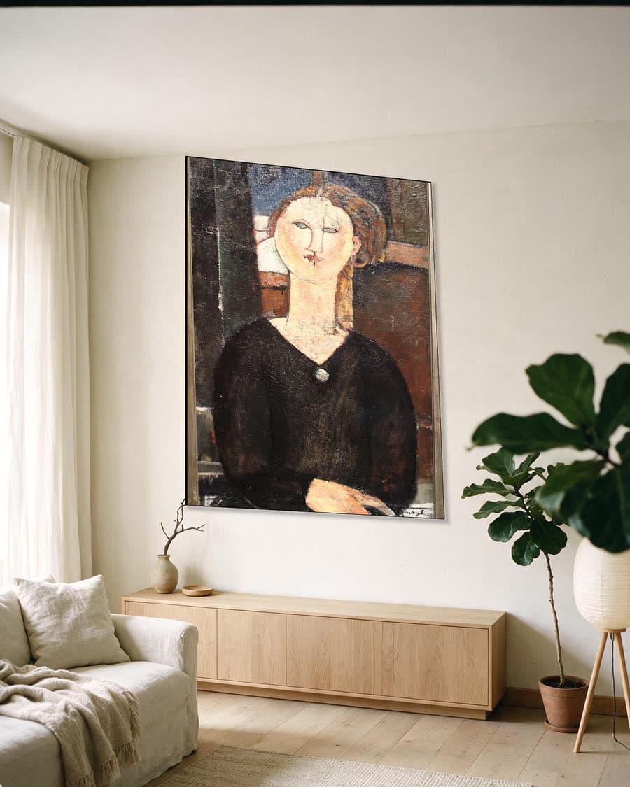 Antonia in een aluminium frame aan dezelfde muur