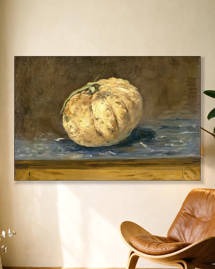 De meloen in een aluminium frame aan dezelfde muur