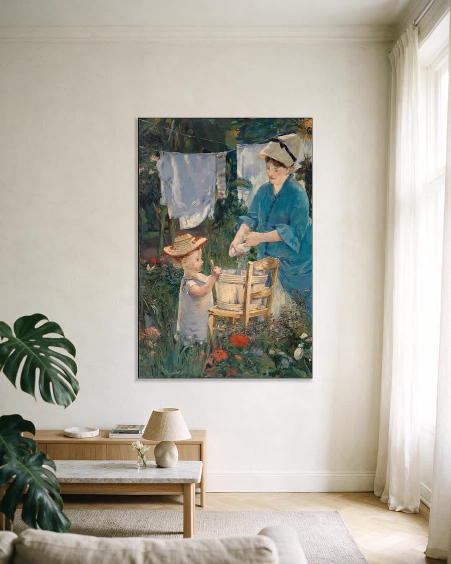 De was in een aluminium frame aan dezelfde muur