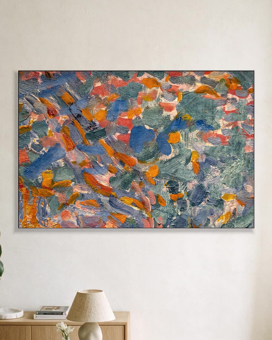 Huisje in de zon in een aluminium frame aan dezelfde muur