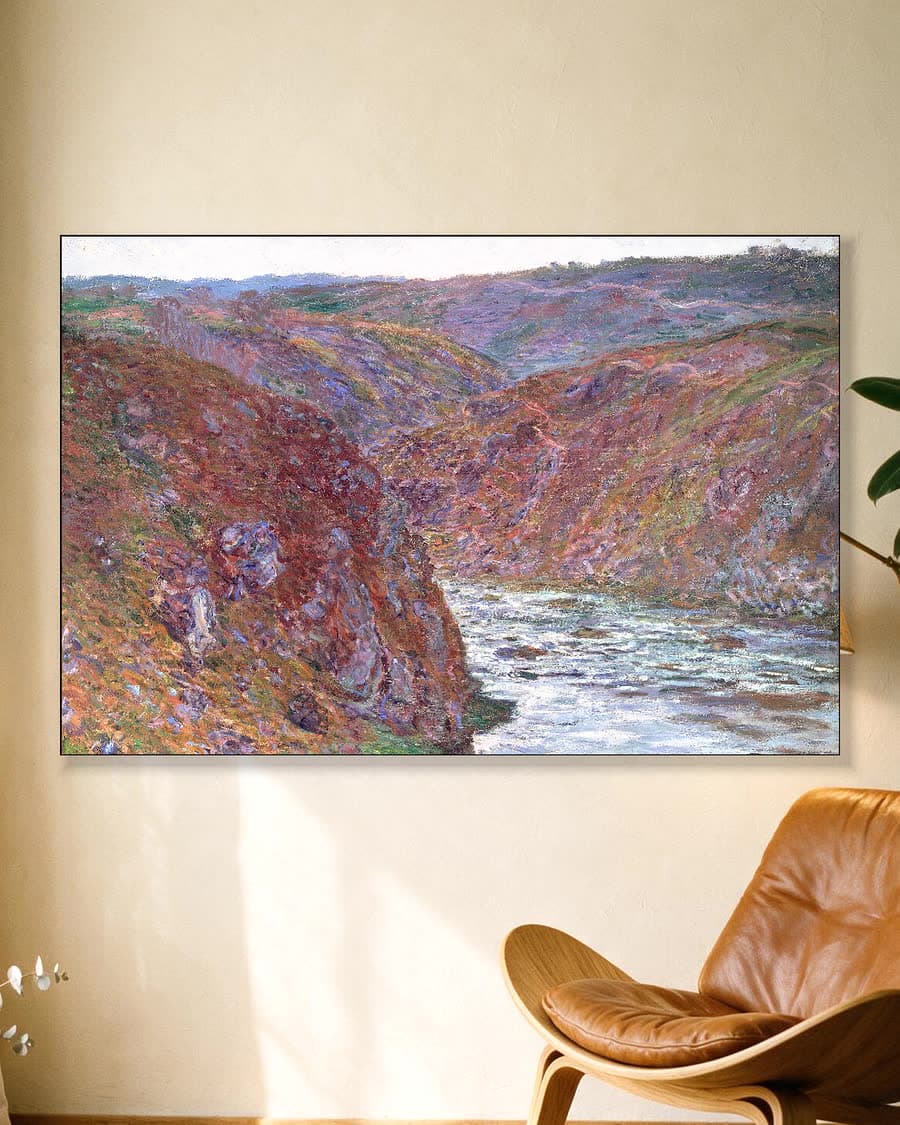 Dal van de Creuse, grijze dag in een aluminium frame aan dezelfde muur