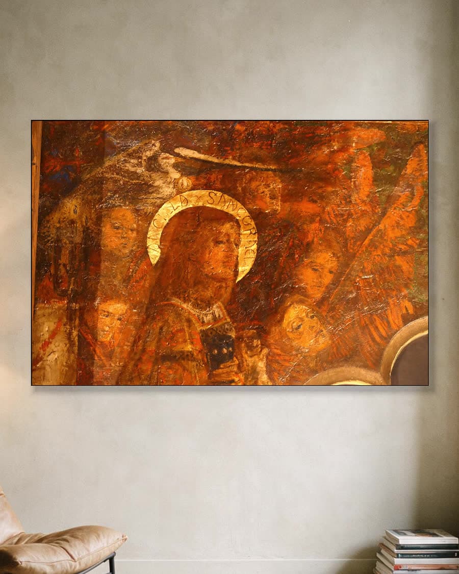 Jane Burden in een aluminium frame aan dezelfde muur