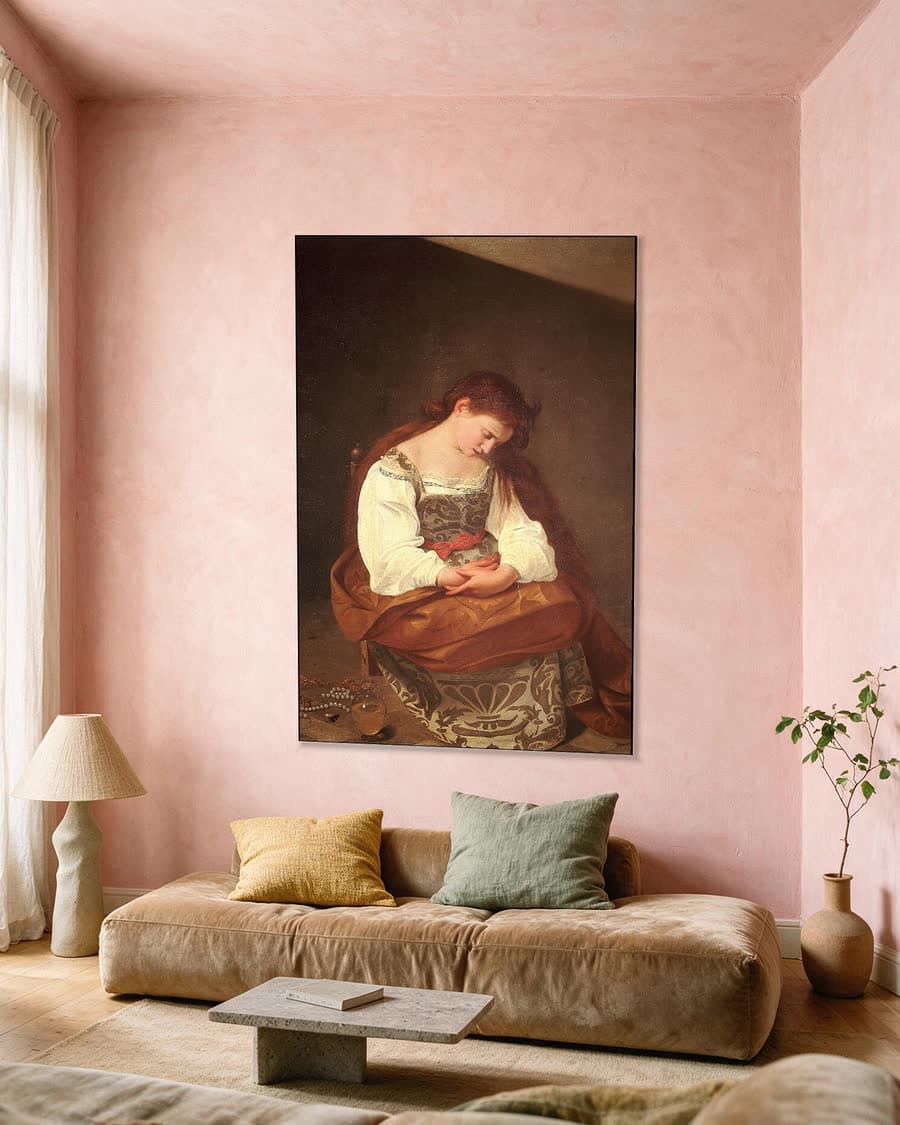 De boetvaardige Magdalena in een aluminium frame aan dezelfde muur