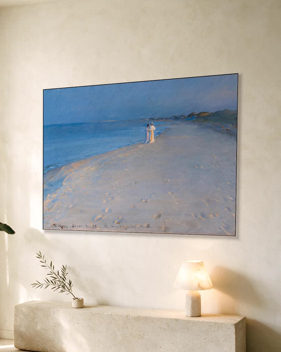 Zomeravond op het zuiderstrand van Skagen, Anna Ancher en Marie in een aluminium frame aan dezelfde muur