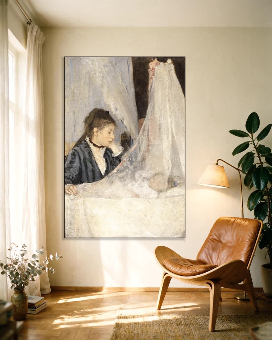 De wieg (1872) in een aluminium frame aan dezelfde muur