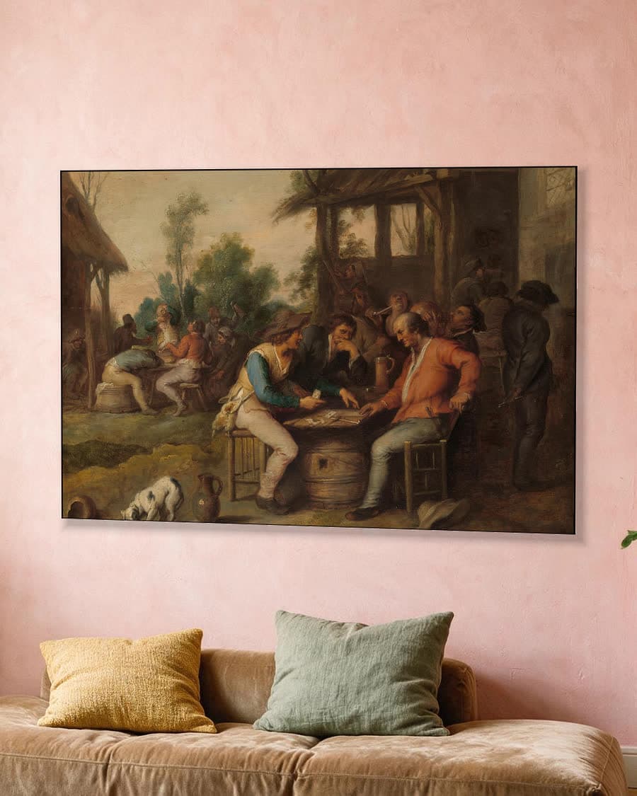 Kaartende mannen die ruzie maken bij een herberg in een aluminium frame aan dezelfde muur