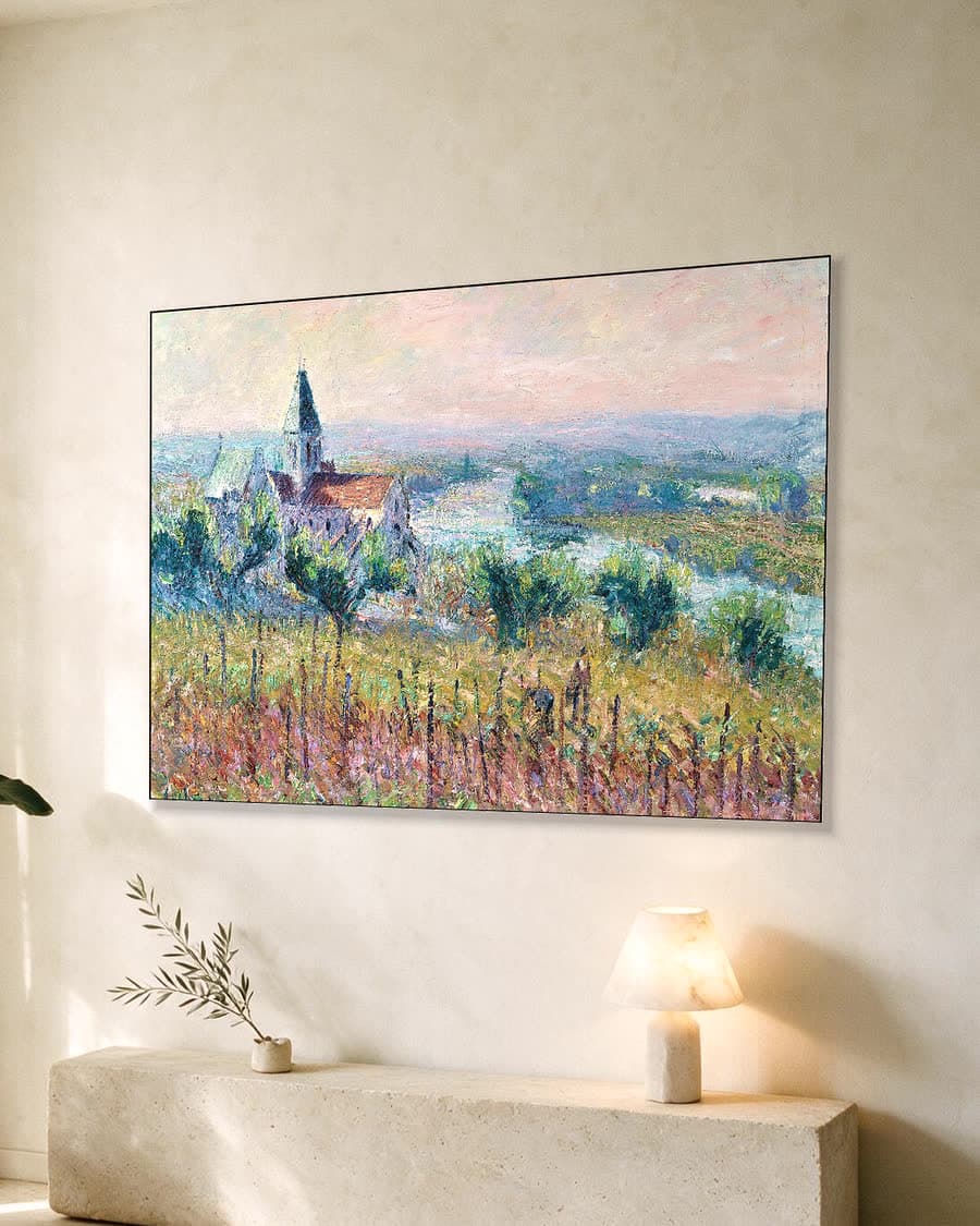 Kerk in de vallei in een aluminium frame aan dezelfde muur