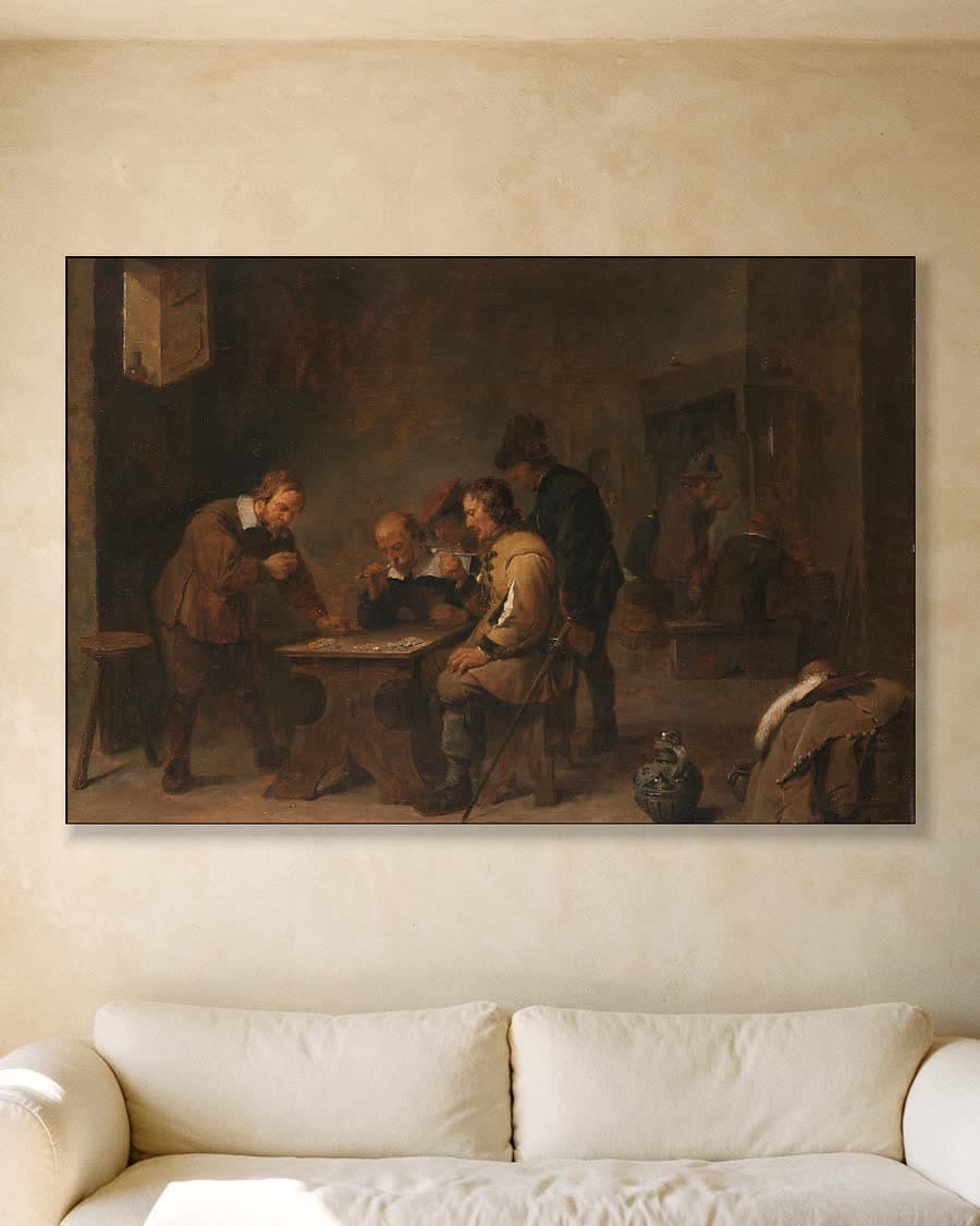 De dobbelaars in een aluminium frame aan dezelfde muur