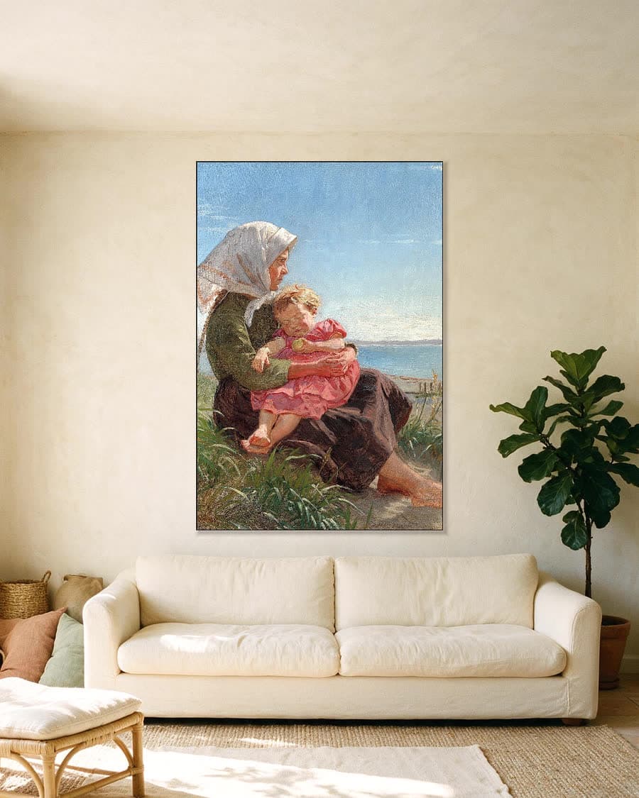 Klein meisje op blote voeten bij het strand van Hornbæk in een aluminium frame aan dezelfde muur