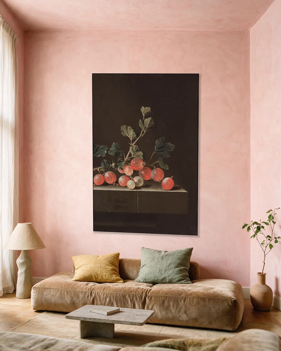 Kruisbessen op een tafel in een aluminium frame aan dezelfde muur