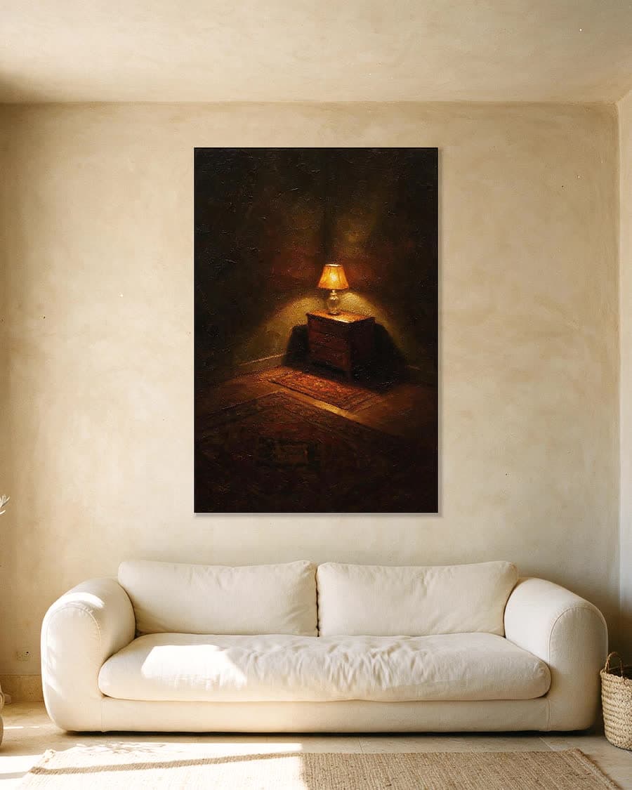Lamp in de hoek in een aluminium frame aan dezelfde muur