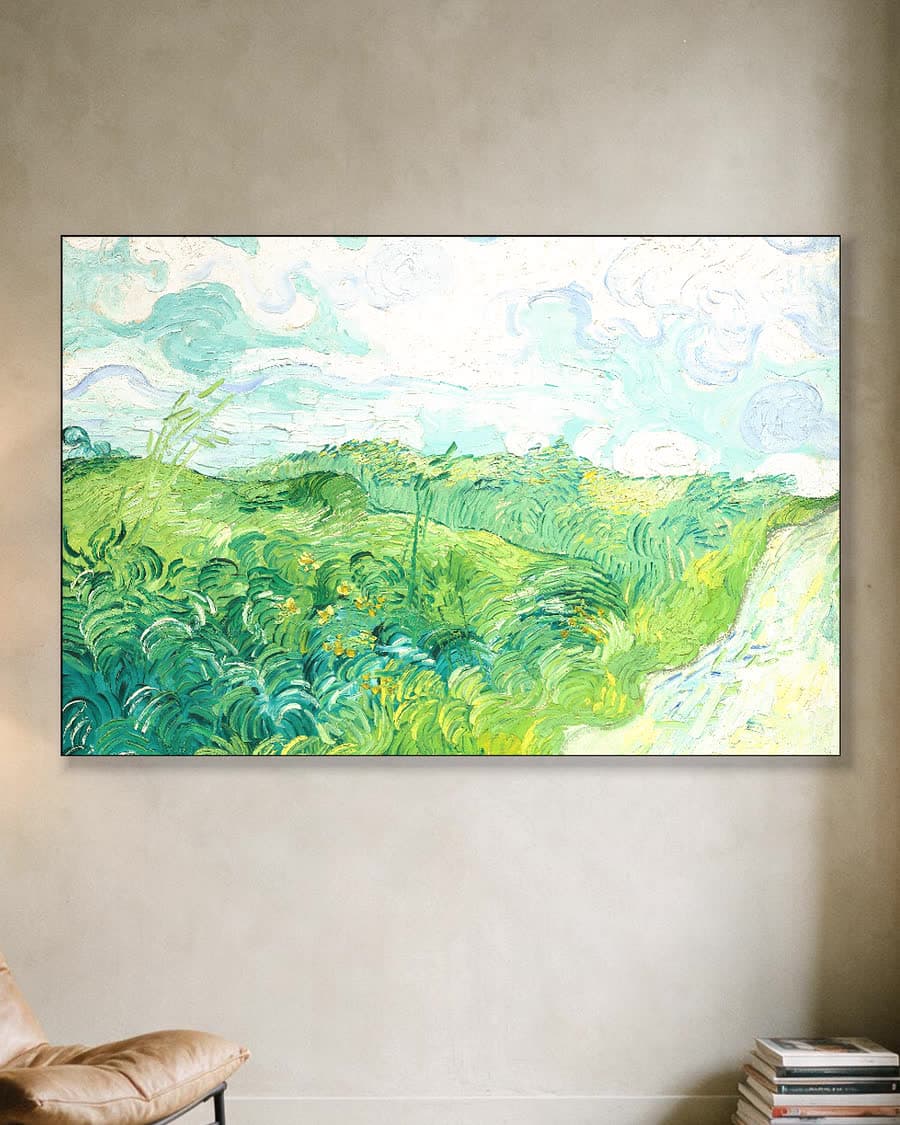 Groene korenvelden, Auvers in een aluminium frame aan dezelfde muur