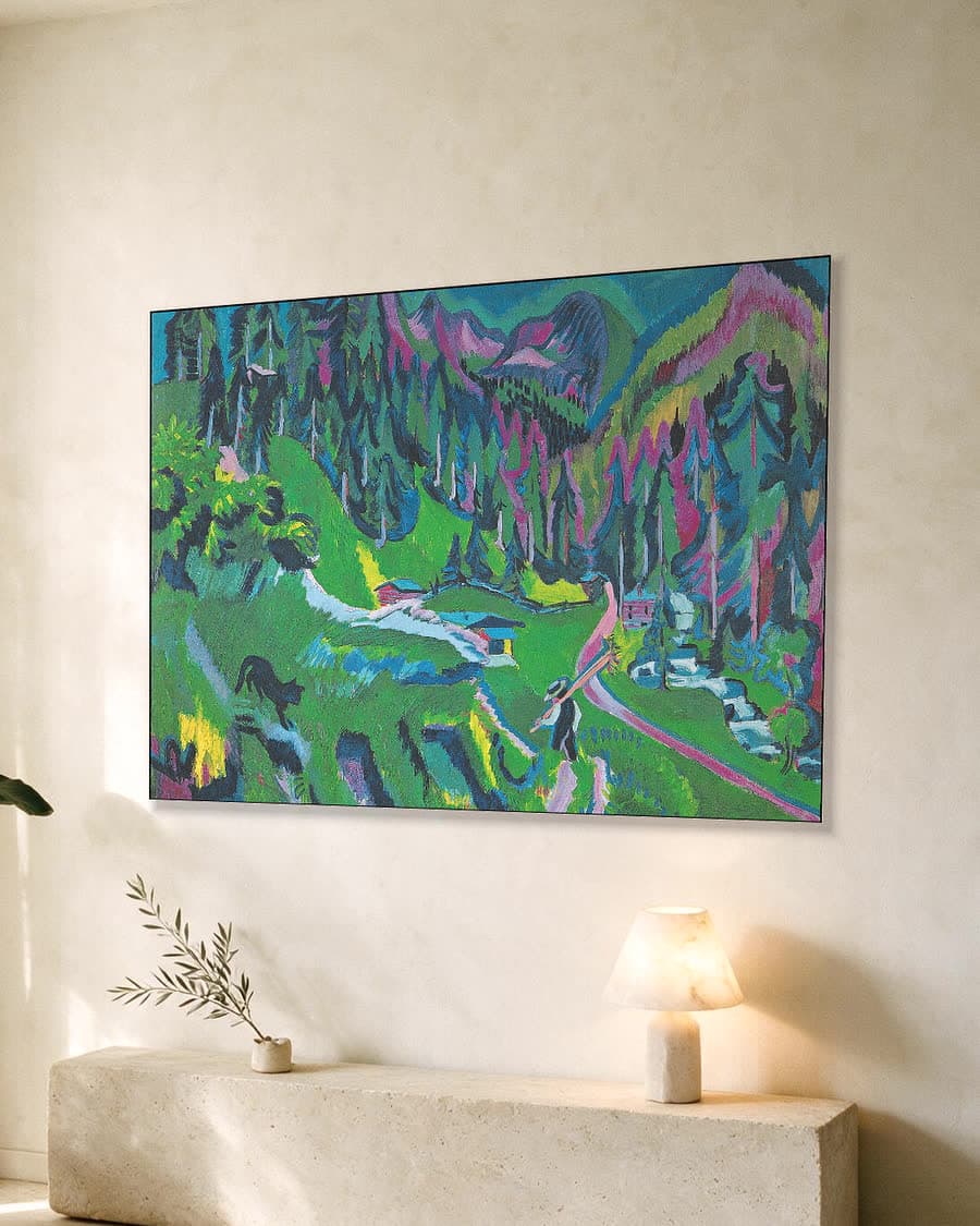 Landschap in het Sertigtal in een aluminium frame aan dezelfde muur