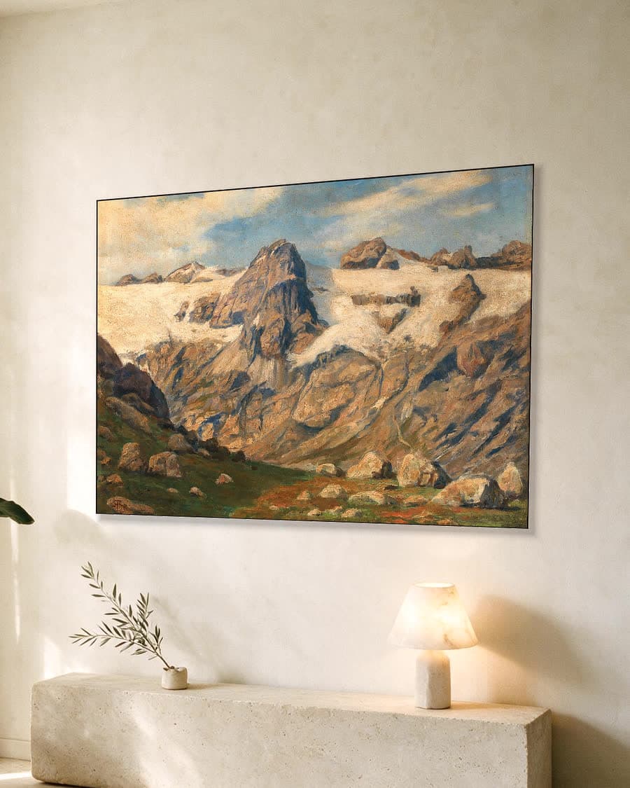 Besneeuwde bergtoppen in de Alpen in een aluminium frame aan dezelfde muur