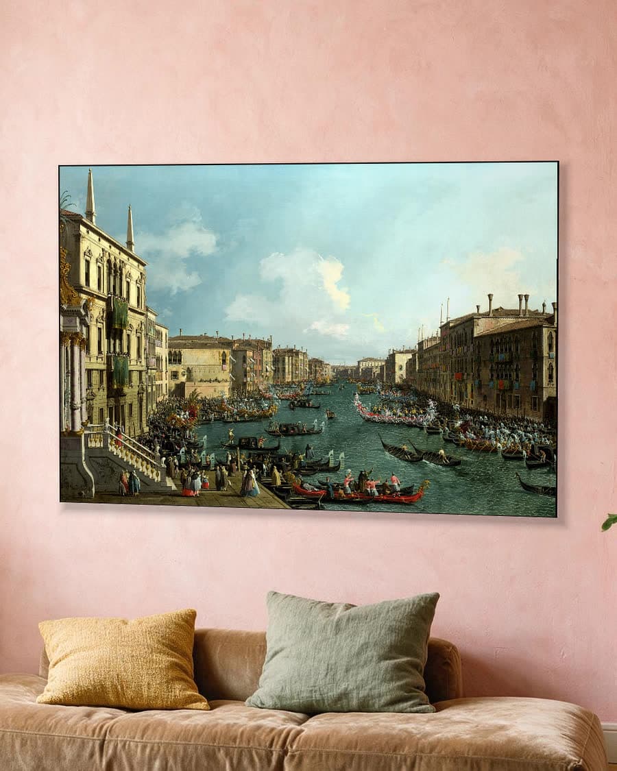 De Regatta op het Canal Grande in een aluminium frame aan dezelfde muur