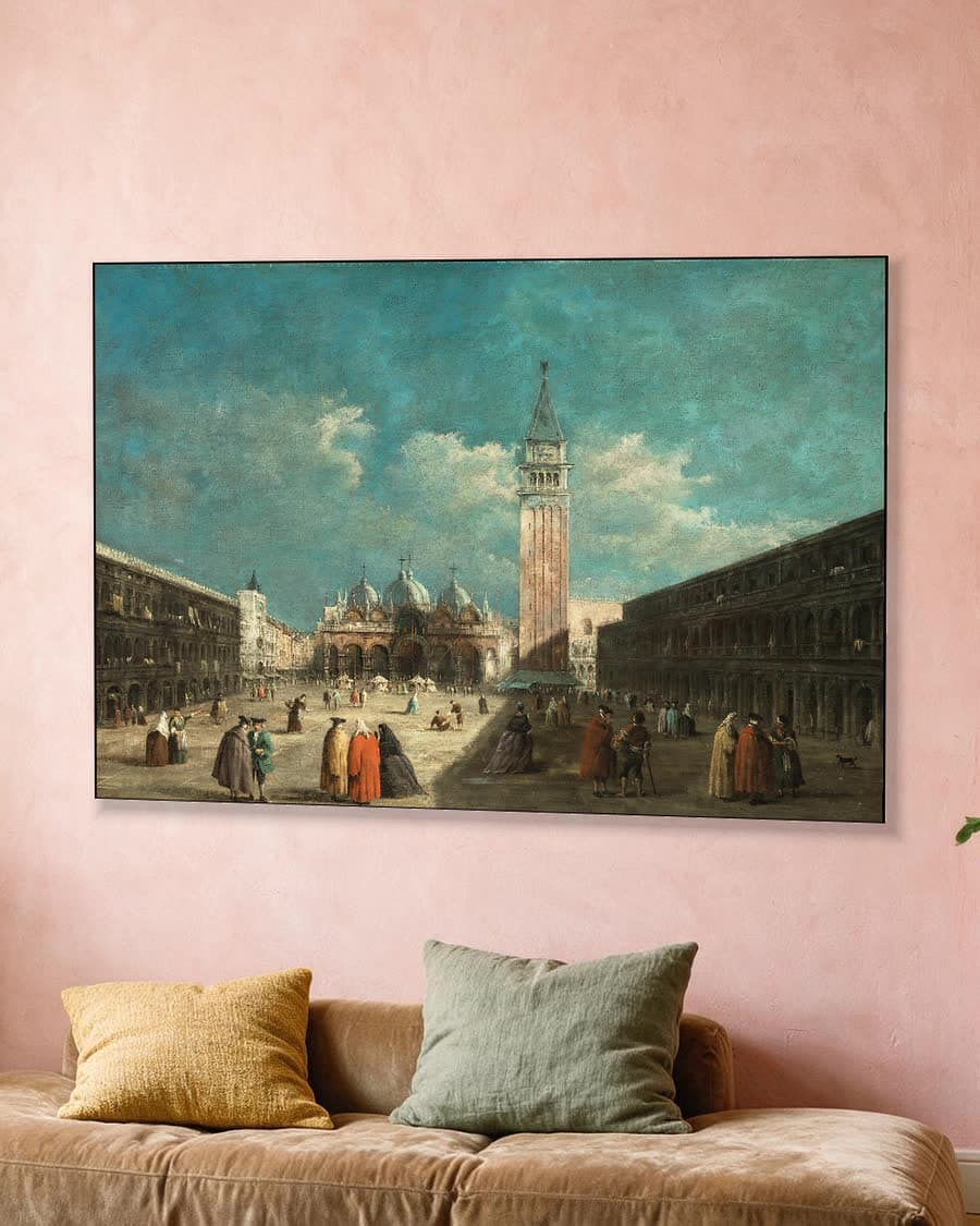 Het San Marcoplein in Venetië in een aluminium frame aan dezelfde muur