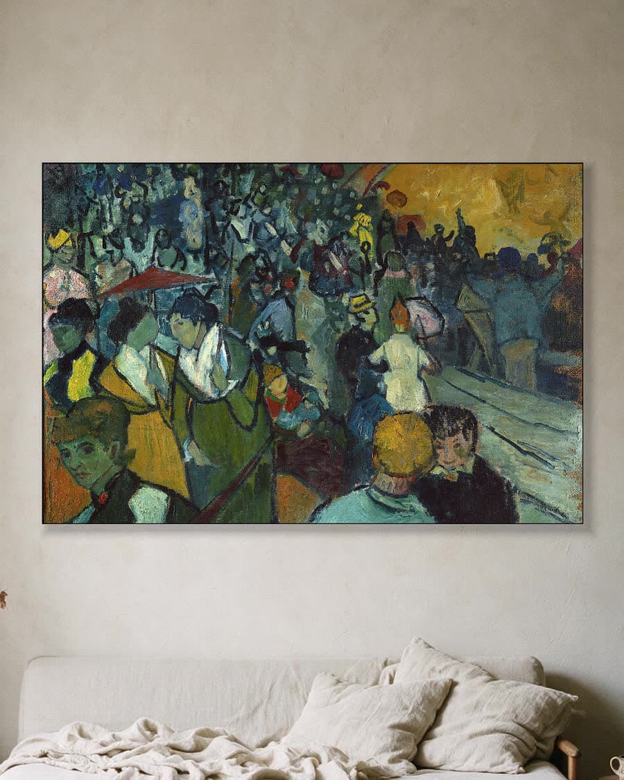 De arena van Arles in een aluminium frame aan dezelfde muur