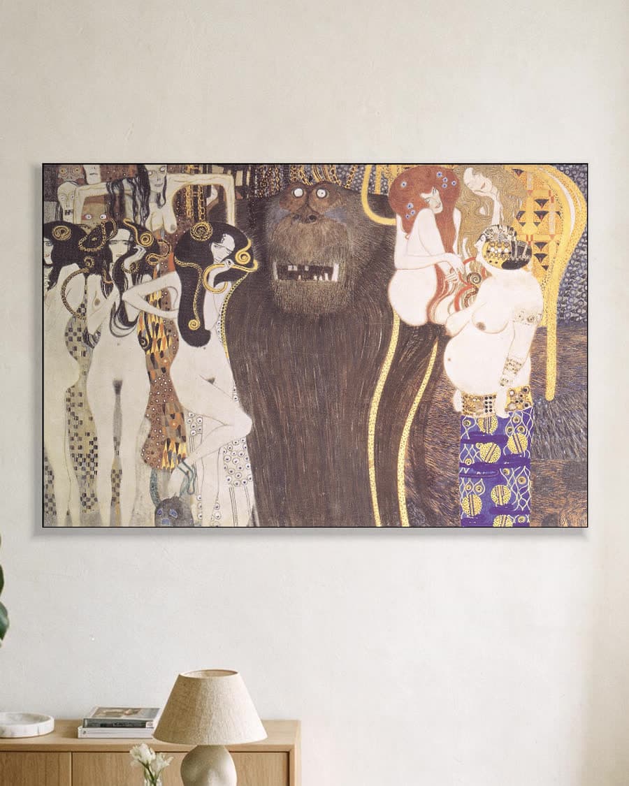 De vijandige machten in een aluminium frame aan dezelfde muur