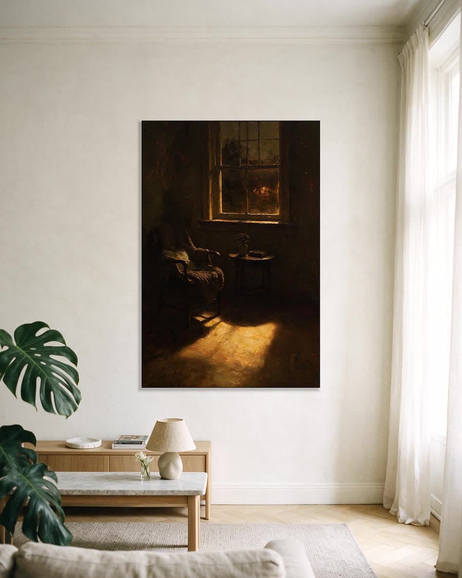 Maanlicht door het raam in een aluminium frame aan dezelfde muur