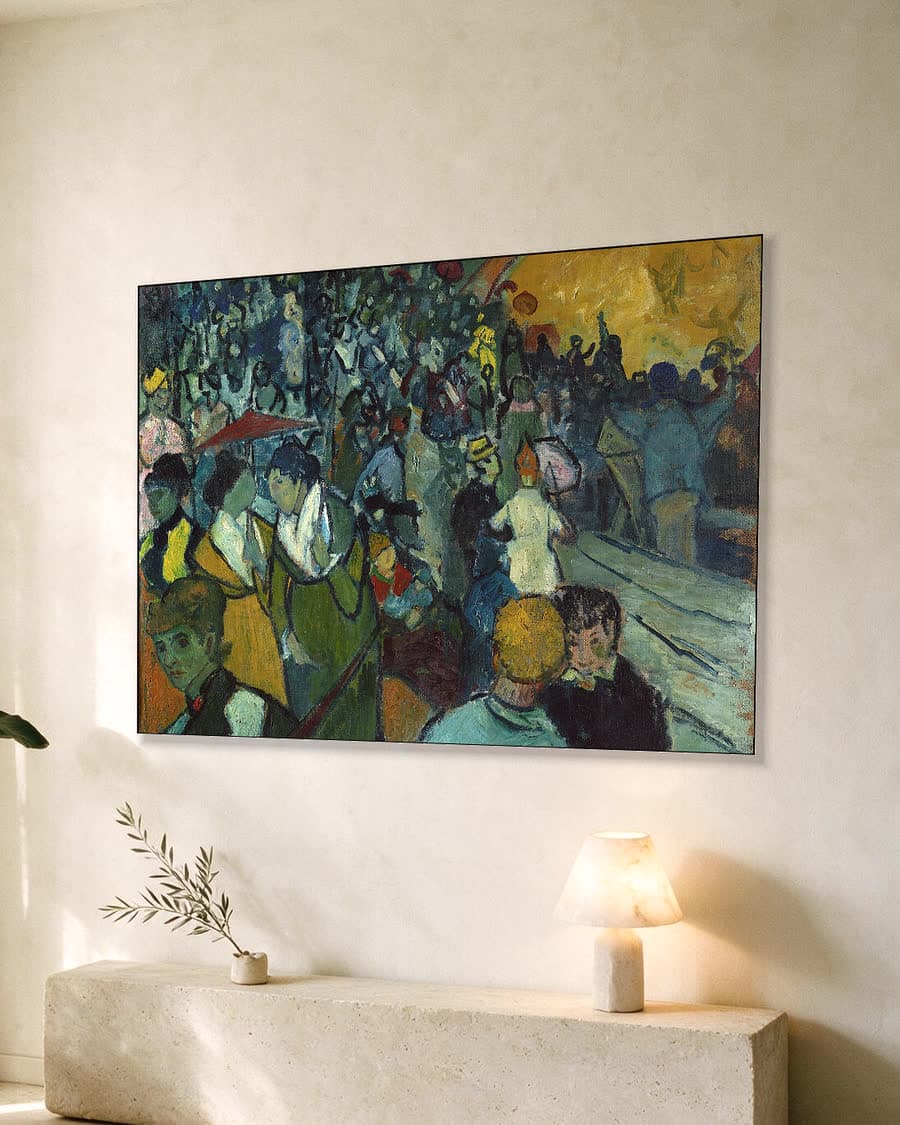 De arena van Arles in een aluminium frame aan dezelfde muur