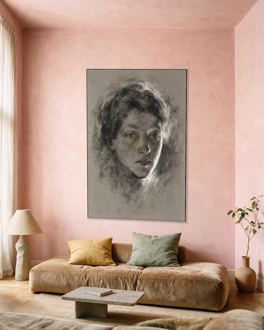 Kop in tegenlicht in een aluminium frame aan dezelfde muur