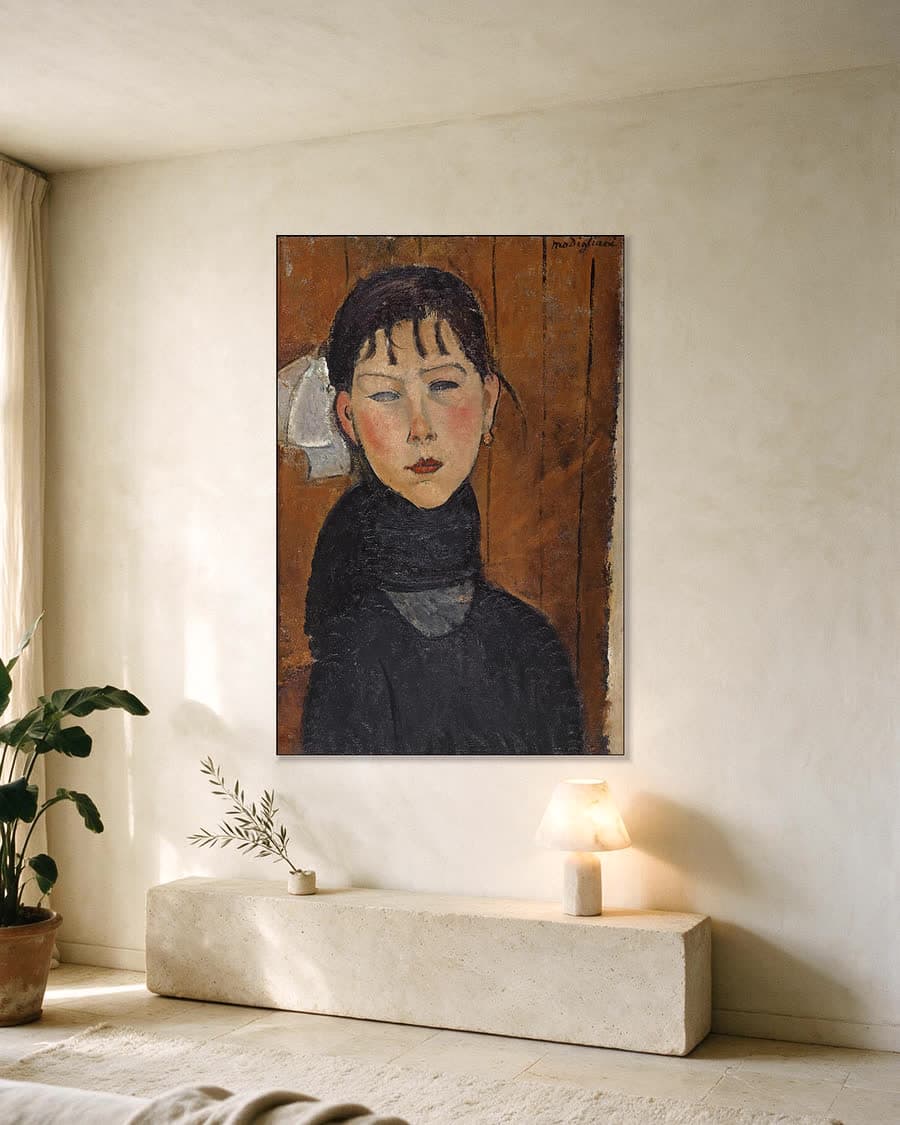 Marie in een aluminium frame aan dezelfde muur