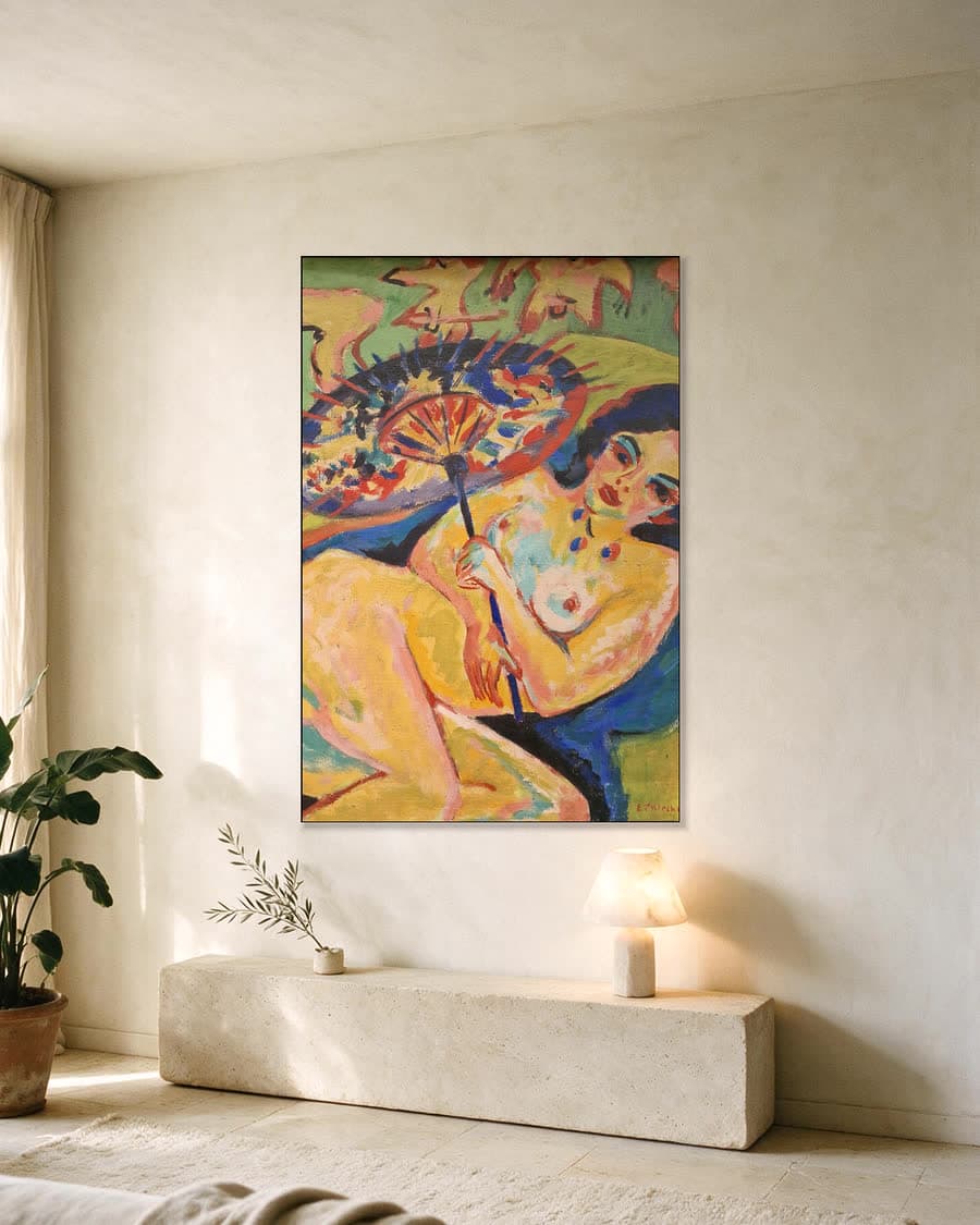 Meisje onder een Japanse paraplu in een aluminium frame aan dezelfde muur