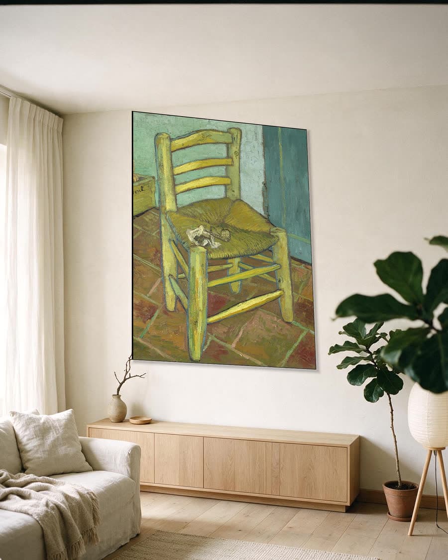 Van Goghs stoel in een aluminium frame aan dezelfde muur