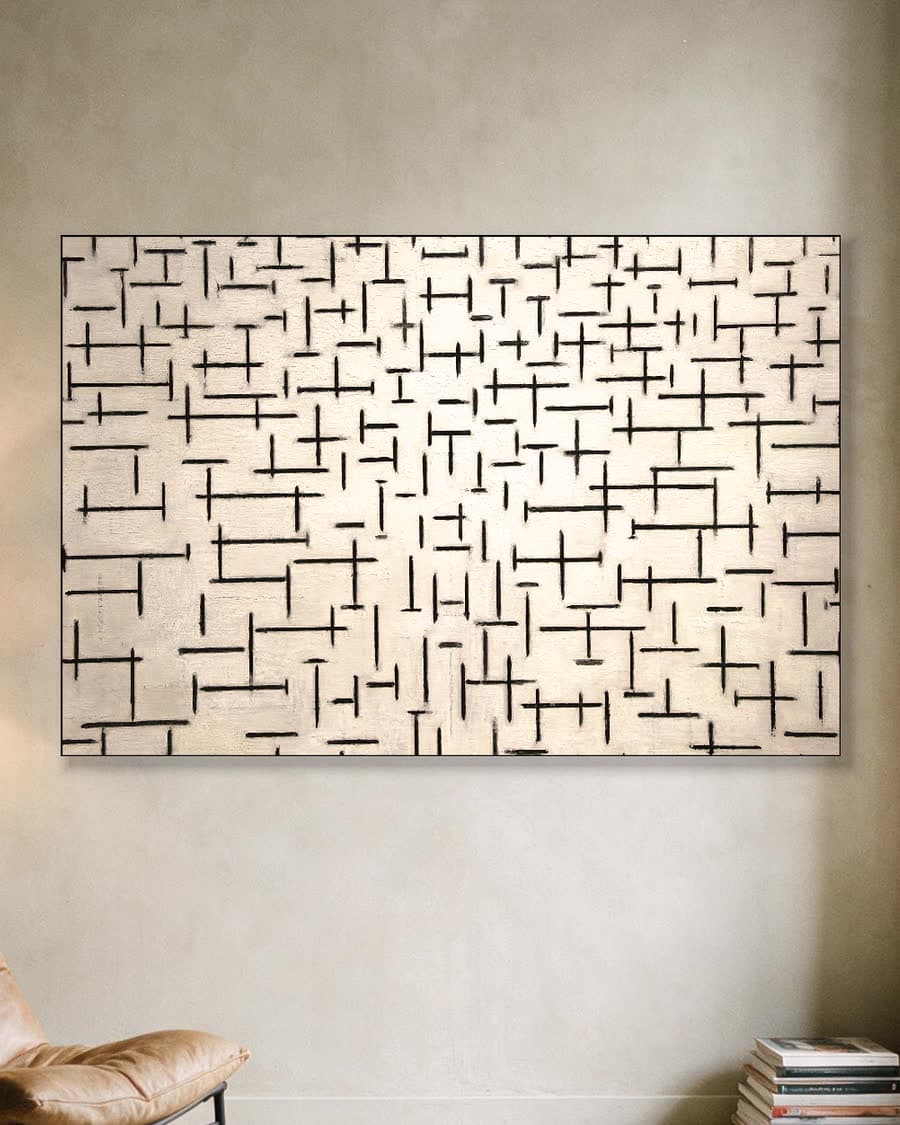 Compositie 10 in zwart-wit in een aluminium frame aan dezelfde muur