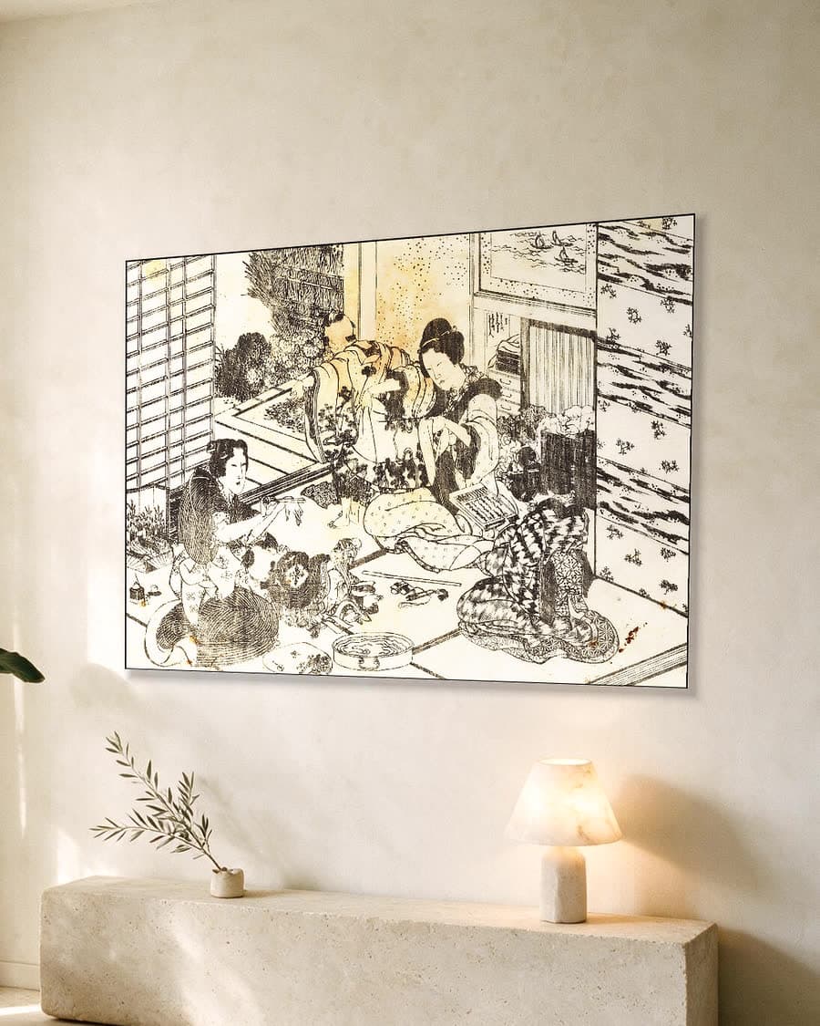 Drie vrouwen en twee kinderen in een aluminium frame aan dezelfde muur
