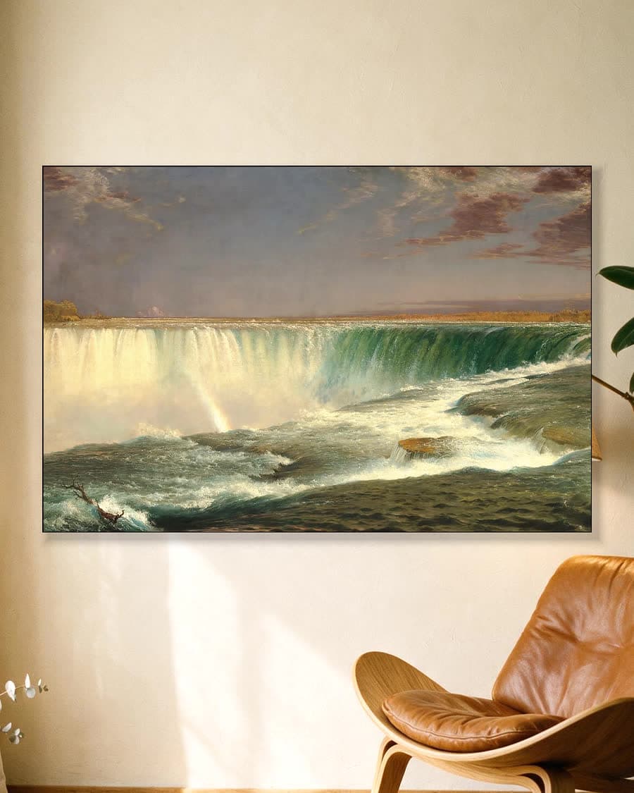 Niagarawatervallen met regenboog in een aluminium frame aan dezelfde muur