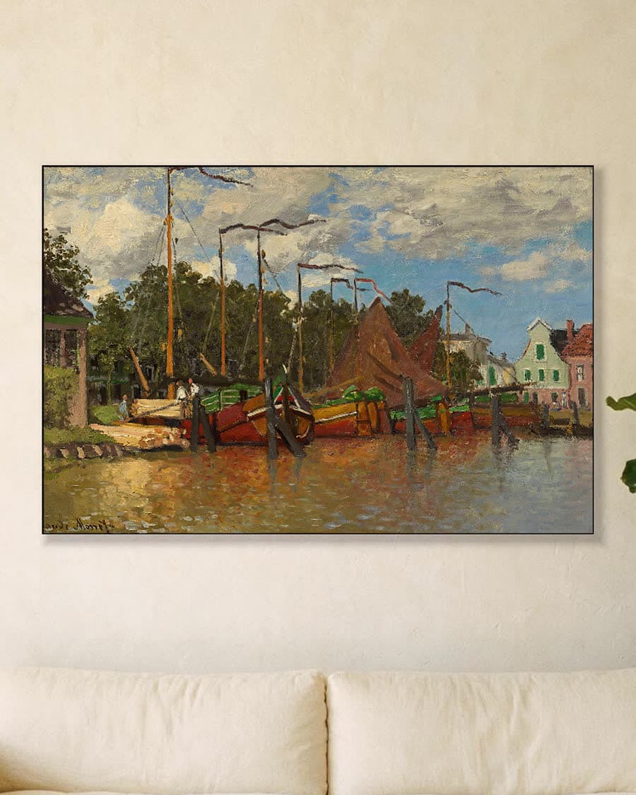 Boten bij Zaandam in een aluminium frame aan dezelfde muur