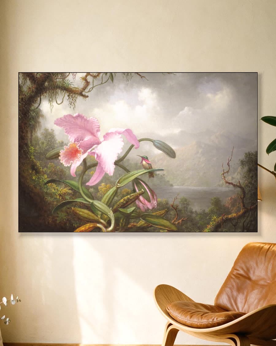 Orchid and Hummingbird in een aluminium frame aan dezelfde muur