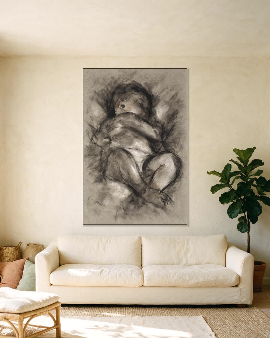 Slapend kind in een aluminium frame aan dezelfde muur