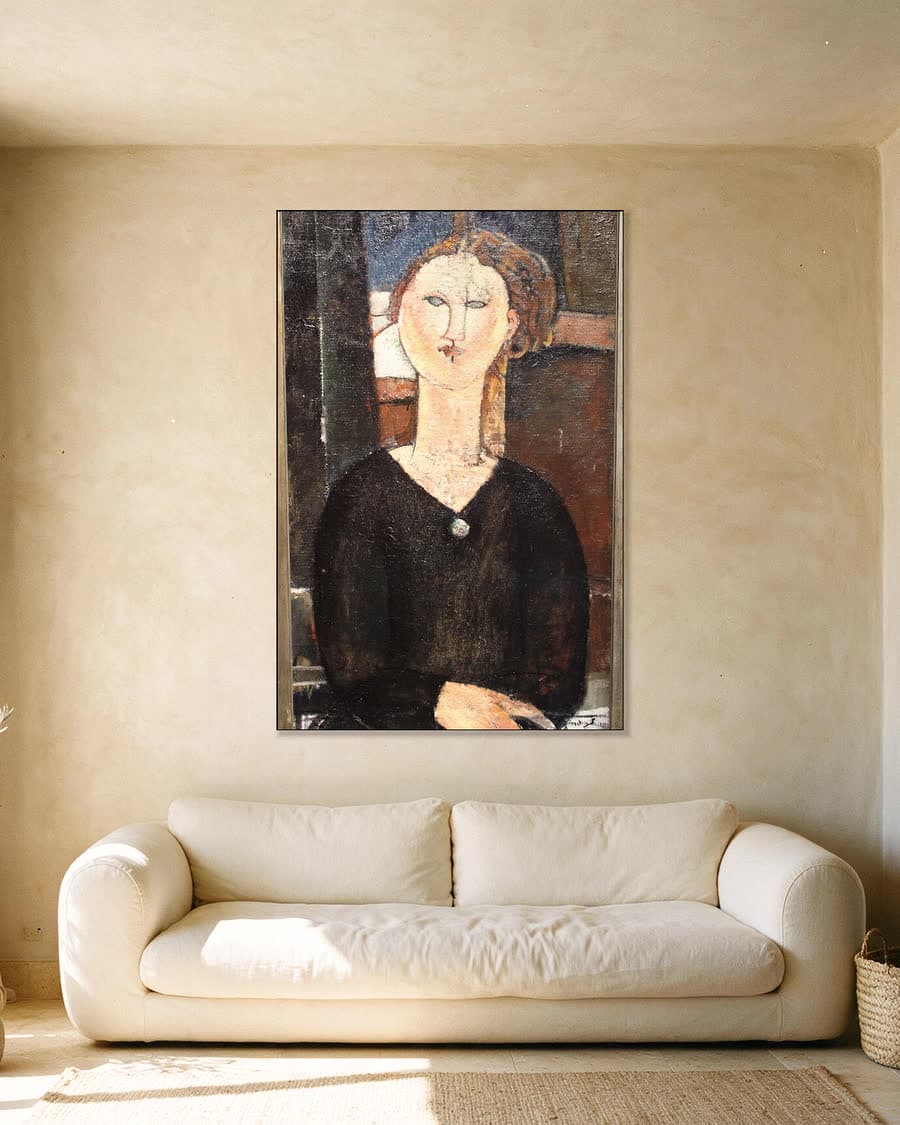 Antonia in een aluminium frame aan dezelfde muur